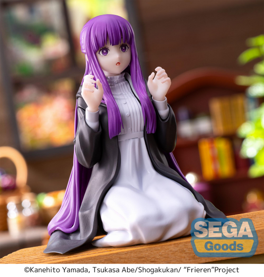 SEGA PM Perching Figure Fern kneeling with hands raised, purple hair, white dress and black robe — official Frieren: Beyond Journey's End prize figure collectible
