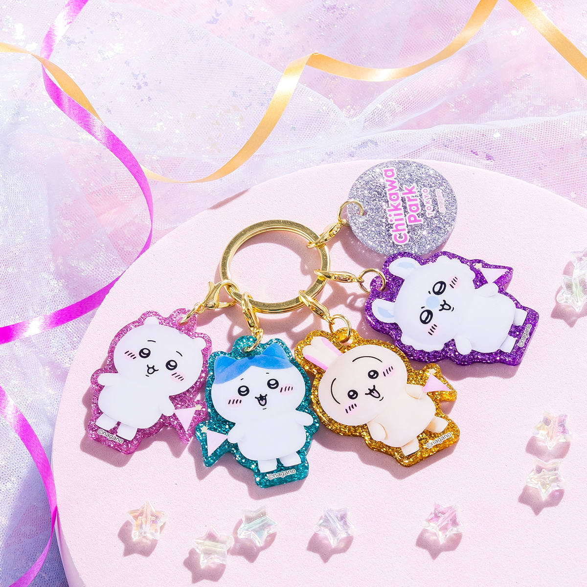 Chiikawa Park Special Photo Everyone 4-Link Acrylic Charm H47xW36mm 4 linked character charms group photo design, official Gray Parker Service kawaii collectible gift