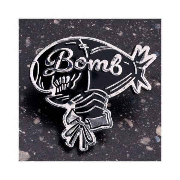 Chainsaw Man Reze Arc Motif Design Pins complete box — 10 black and silver metal pins featuring Denji, Reze, Makima, Aki, Power, Beam, Angel Devil, Chainsaw Man and Bomb
