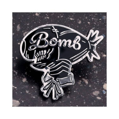 Chainsaw Man Reze Arc Motif Design Pins complete box — 10 black and silver metal pins featuring Denji, Reze, Makima, Aki, Power, Beam, Angel Devil, Chainsaw Man and Bomb