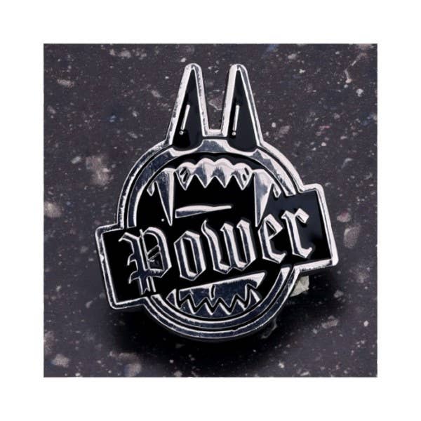 Chainsaw Man Reze Arc Motif Design Pins complete box — 10 black and silver metal pins featuring Denji, Reze, Makima, Aki, Power, Beam, Angel Devil, Chainsaw Man and Bomb